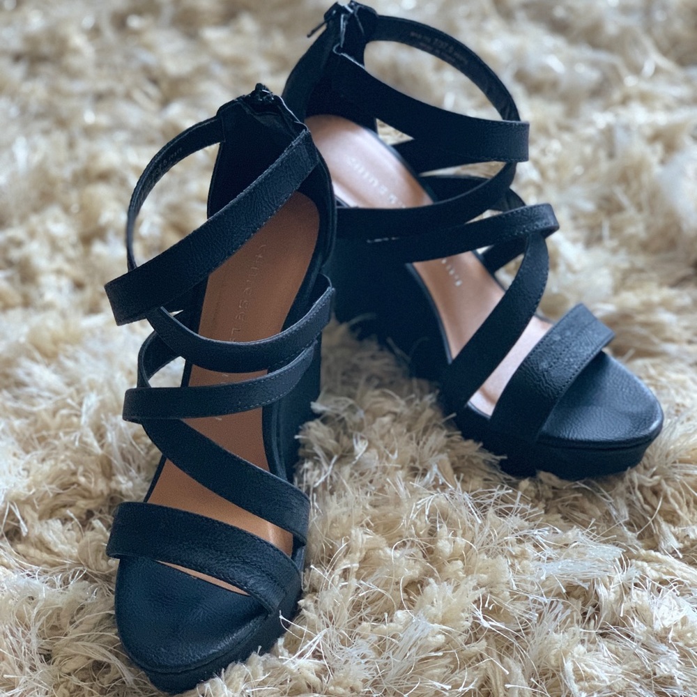 Black Wedges